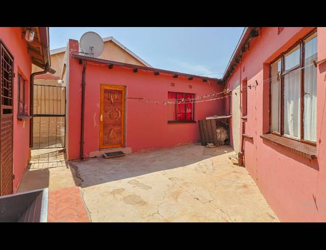 3 BEDROOM FREEHOLD FOR SALE IN ELDORADO PARK